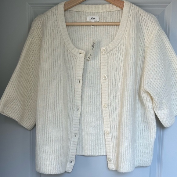 Zara Sweaters - Aerie unREAL short sleeve cardigan
